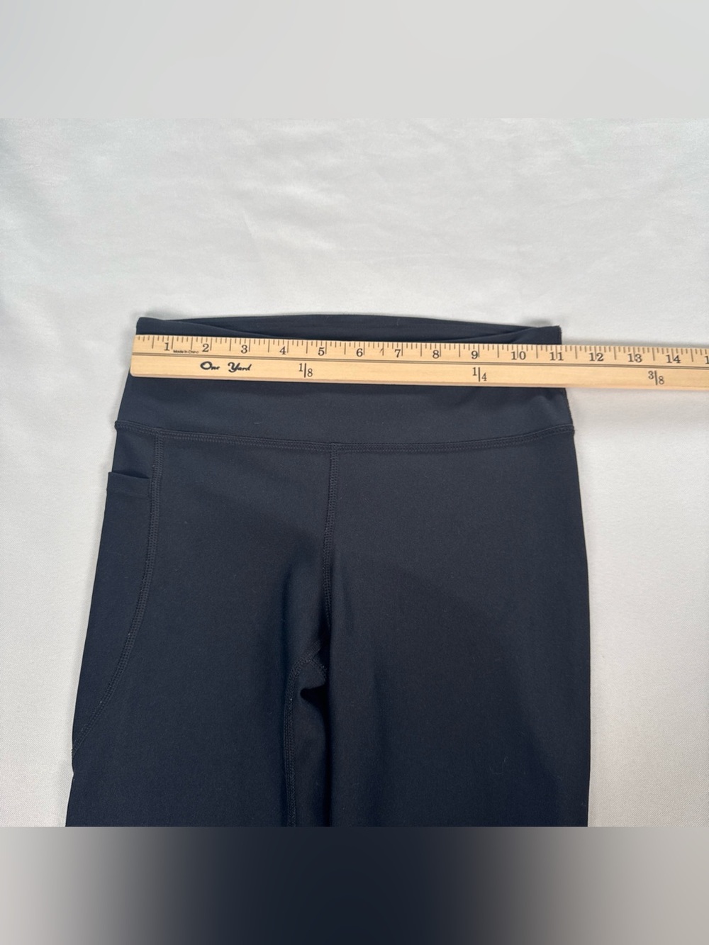 Under Armour Heat Gear Capri Leggings Women’s Size XS Black Compression Pants - Picture 6 of 9